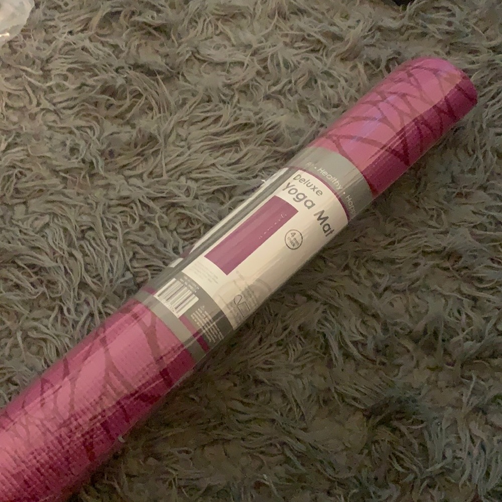 Deluxe Yoga Mat (4 mm thick)